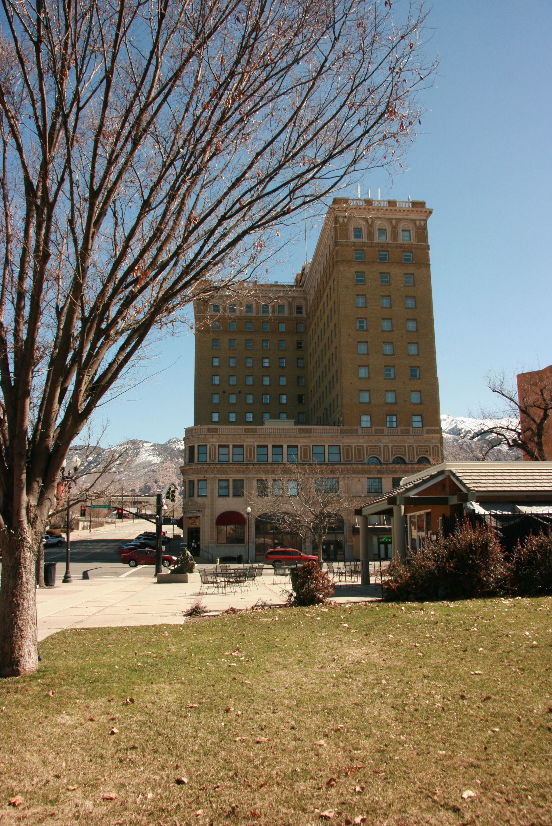 Ben Lomond Suites built on the foundation of the Reed Hotel in 1927. — 2510 Washington Blvd. — See rear view of building